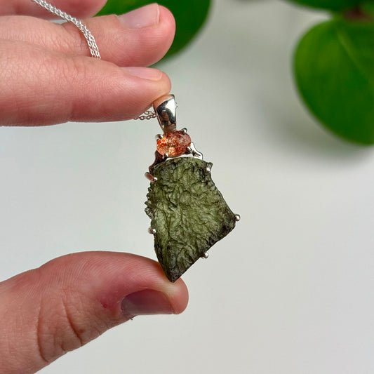 Moldavite & Sunstone Pendant 5.58 Grams