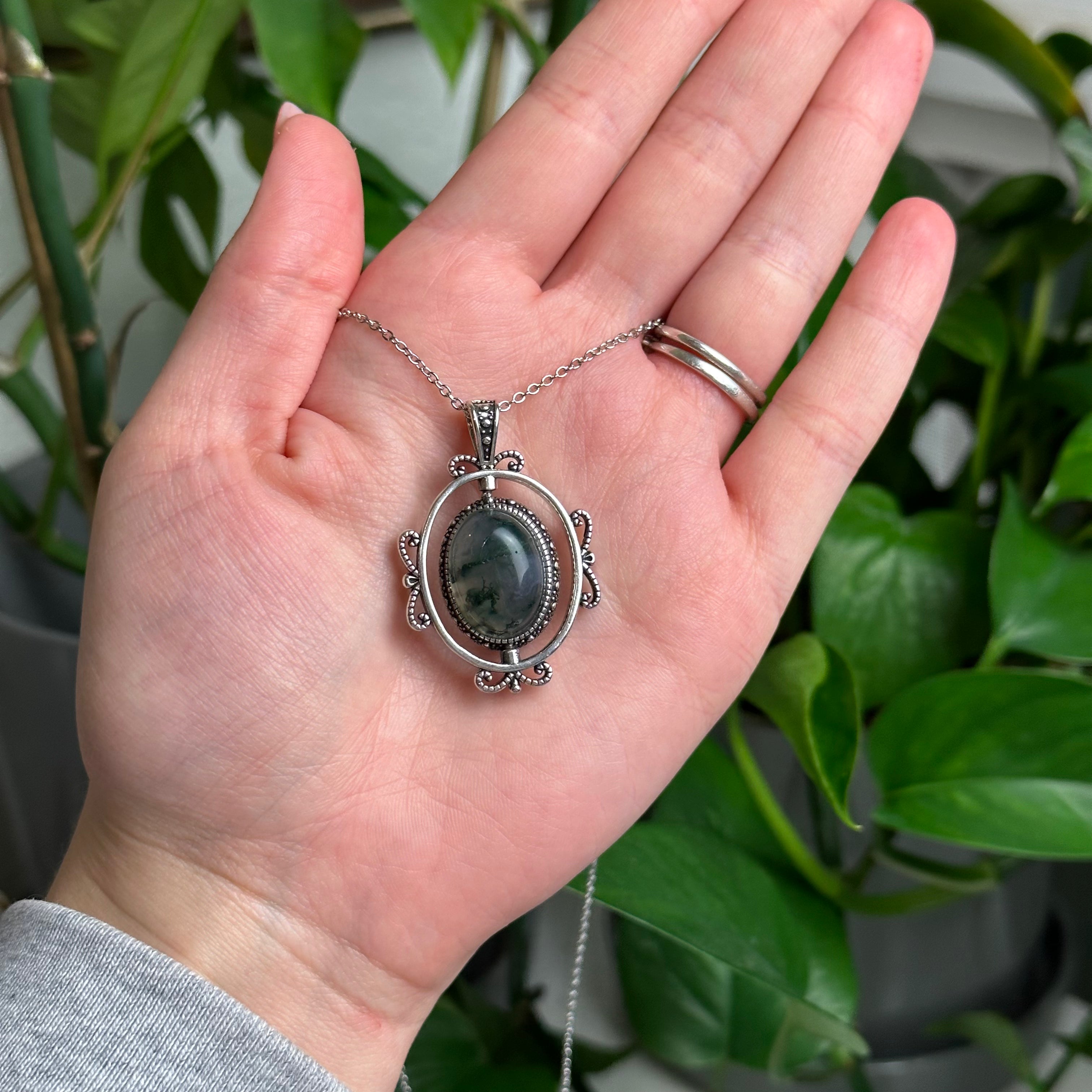 Moss Agate Fidget Necklace