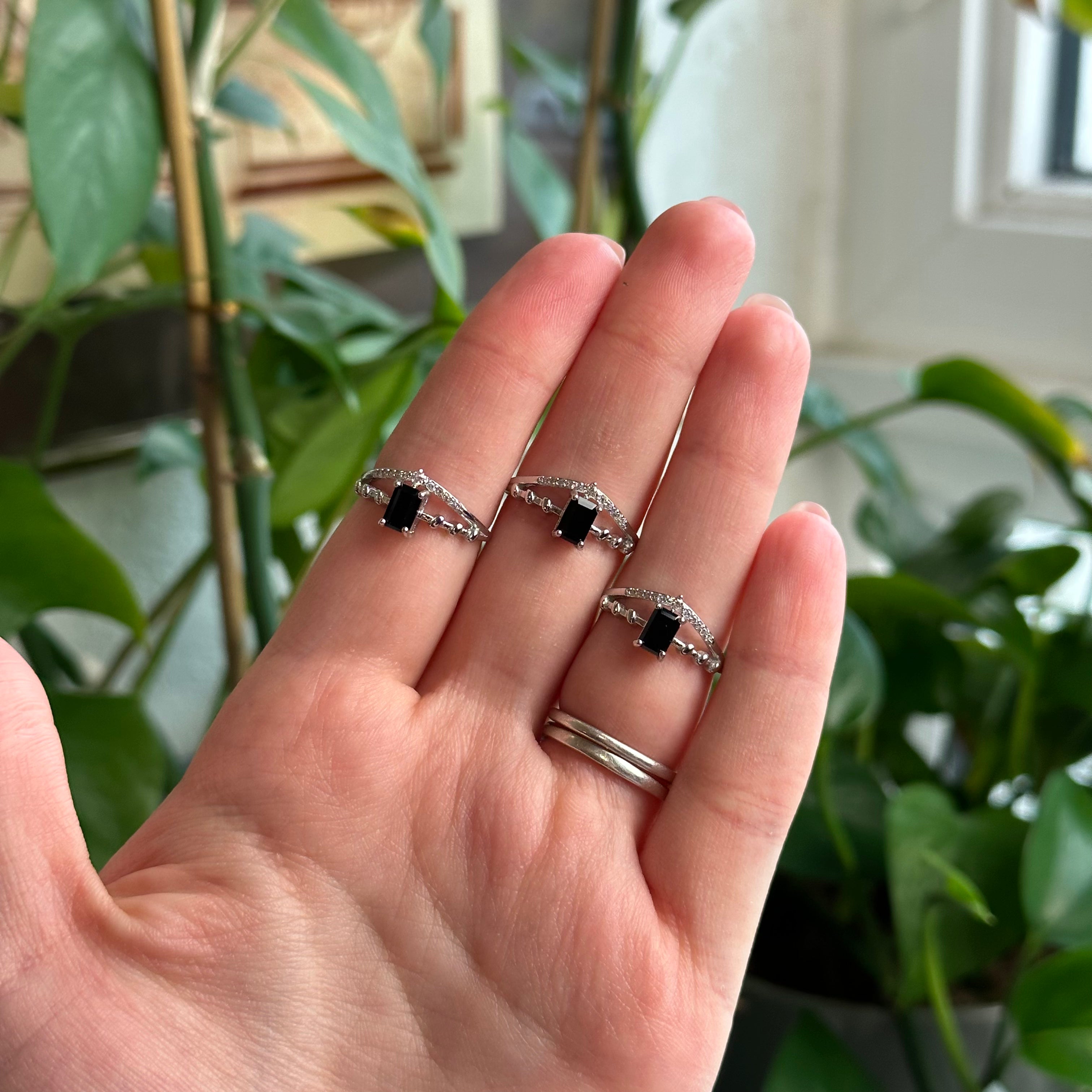 Shop Adjustable Black Spinel Rings - High-Quality Crystal Jewelry for Emotional Balance